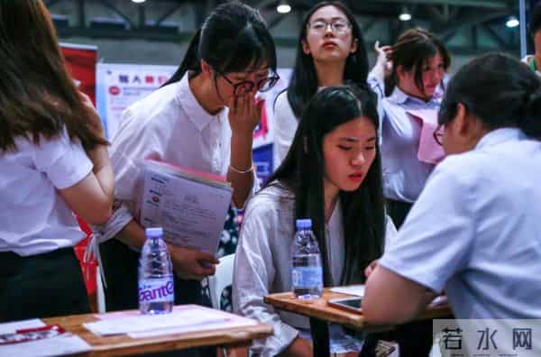 报到证 派遣证大学生迎来好消息,这个“证书”将被彻底取消,预计2023年落实