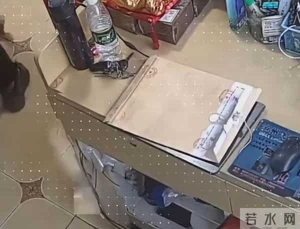 千万不要随意私拆学生档案