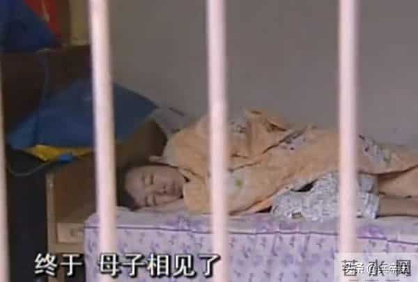 大学生寂寞成灾悲剧！湖北22岁大学生网游成瘾，沉溺网吧10年，归家5天后惨死