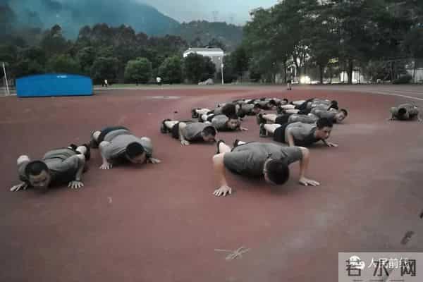 「揭秘」大学生军训啥样子？看看教官拍回的照片就全明白了