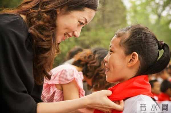 好学生坏学生“好学生”“坏学生”的不同待遇：你对孩子的偏见，起于锚定教育