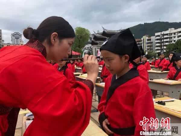 古代学童入学礼古代“入学”冷知识：多大上学？有什么仪式？