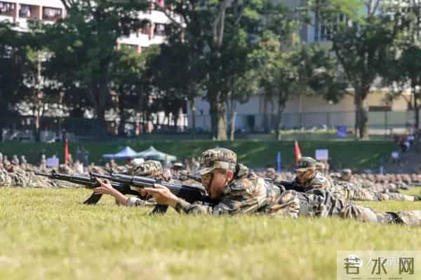「揭秘」大学生军训啥样子？看看教官拍回的照片就全明白了