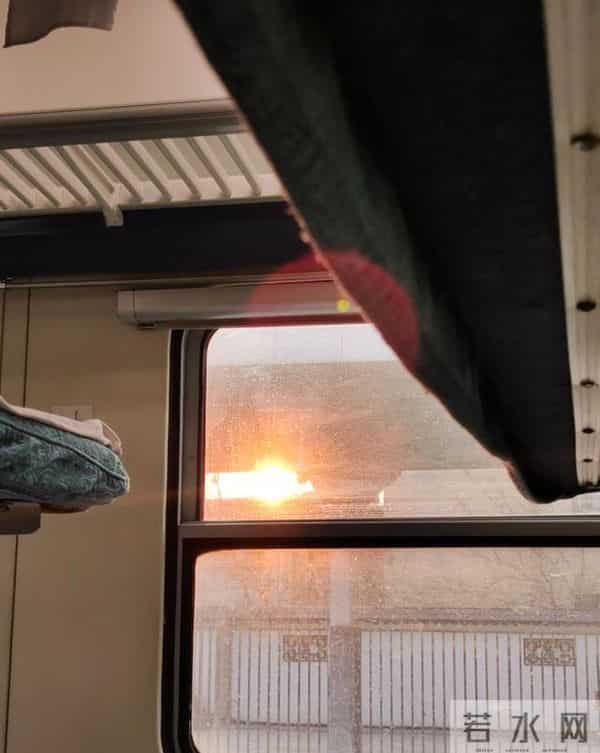 弟弟研究生，表弟本科生，都回家过年了，25天寒假生活，天壤之别