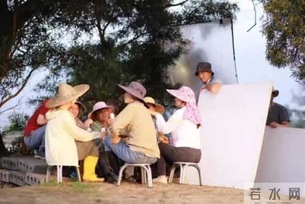 当代大学生就业现状:有困难,但很多人闯出新路子……