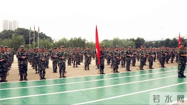 关于军训的名言军训帷幕开 凌云壮志起—军训场上遇见更好的自己