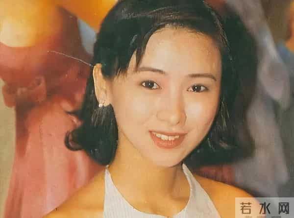 她是清华教授之女，拍三级片与父母决裂，如今再不让女儿进娱乐圈