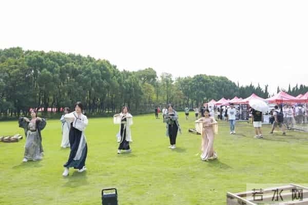 全“新”启航！上大学生社团集体亮相