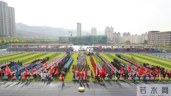 校运会通讯稿英姿飒爽展青春风采 顽强拼搏迎百年华诞——兰州交通大学第五十二届运动会隆重开幕