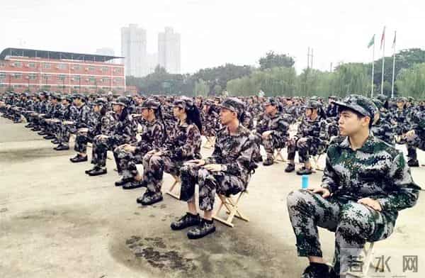 关于军训的名言军训帷幕开 凌云壮志起—军训场上遇见更好的自己