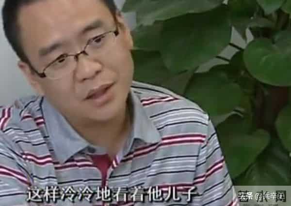 大学生寂寞成灾悲剧！湖北22岁大学生网游成瘾，沉溺网吧10年，归家5天后惨死