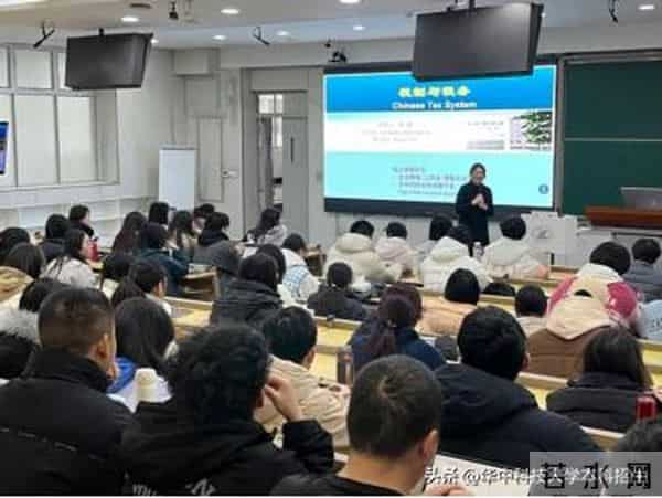 树人大学图书馆@准大一新生：拆开华科大“盲盒”，解锁无限惊喜！