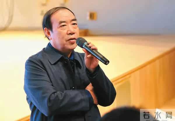 文二代贾浅浅被骂靠父亲上位，贾平凹为人到底怎样？