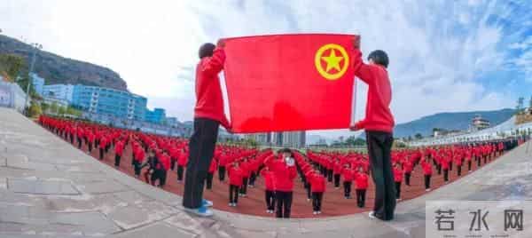 张桂梅说自己是一名普通教师