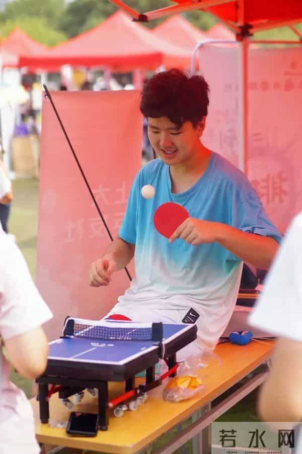 全“新”启航！上大学生社团集体亮相