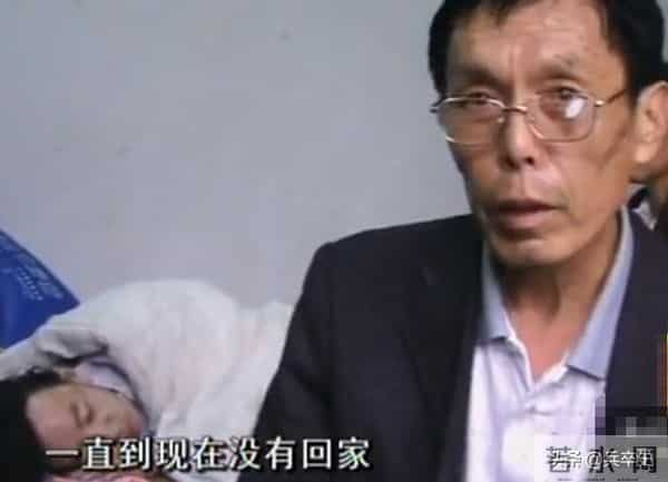 大学生寂寞成灾悲剧！湖北22岁大学生网游成瘾，沉溺网吧10年，归家5天后惨死