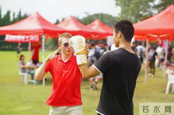 全“新”启航！上大学生社团集体亮相