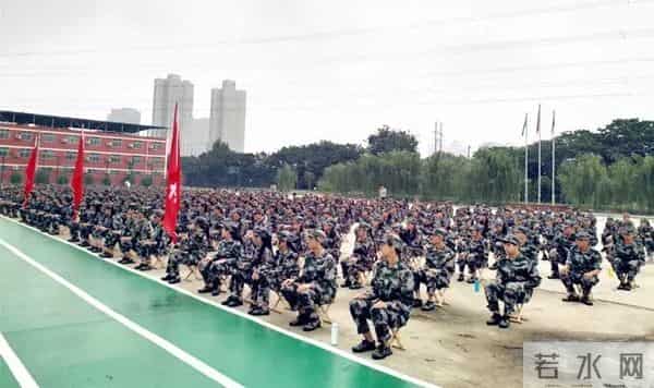 关于军训的名言军训帷幕开 凌云壮志起—军训场上遇见更好的自己