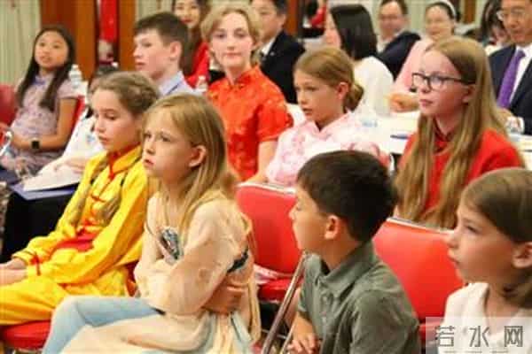 对外汉语教师论坛时政微观察丨与汉学结伴 和中国同行