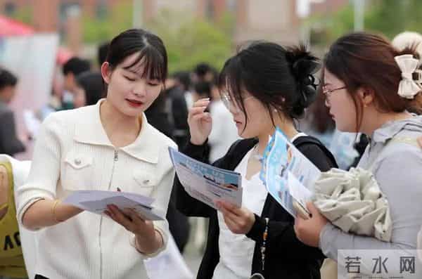 大学转专业难吗越来越多985学子退学复读，名校光环下专业错位，家长别忽视