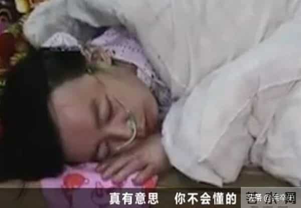 大学生寂寞成灾悲剧！湖北22岁大学生网游成瘾，沉溺网吧10年，归家5天后惨死