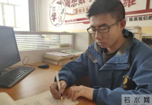 当代大学生就业现状:有困难,但很多人闯出新路子……