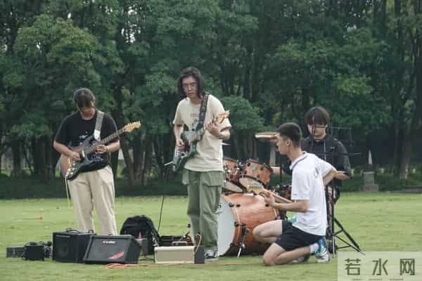 全“新”启航！上大学生社团集体亮相