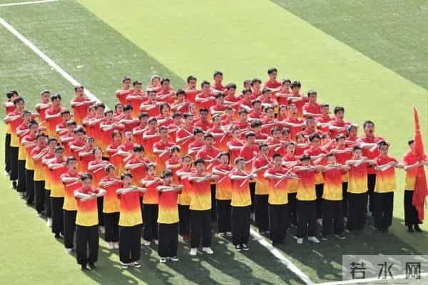 校运会通讯稿英姿飒爽展青春风采 顽强拼搏迎百年华诞——兰州交通大学第五十二届运动会隆重开幕