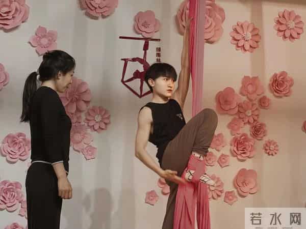 师生15年后再成师徒