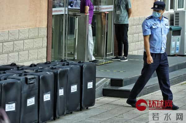 直击高考试卷转运