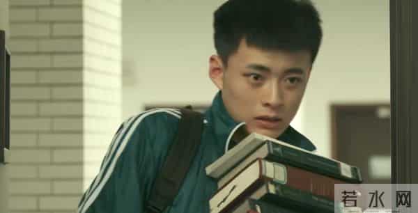 大学生励志微电影微电影|成为自己的光!看草根菜鸟逆袭王者的励志校园故事