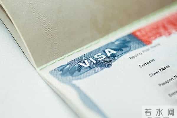 大学新生入学受签证政策影响 今秋美高校外国新生入学人数降17%