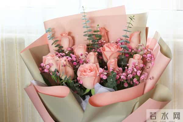 大学女生兼职00后女孩兼职“职业伴娘”