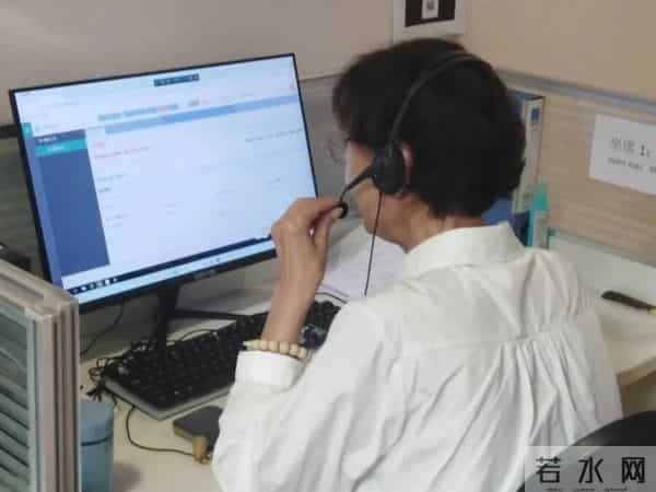 抑郁症案例分析上海70岁阿姨罹患抑郁症:长期照顾残疾小叔换来的却是恶意骚扰!她紧张地拨通这个电话