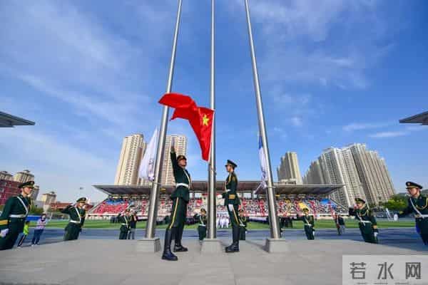 校运会通讯稿英姿飒爽展青春风采 顽强拼搏迎百年华诞——兰州交通大学第五十二届运动会隆重开幕