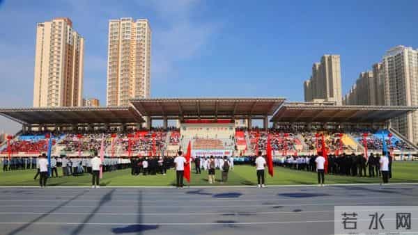 校运会通讯稿英姿飒爽展青春风采 顽强拼搏迎百年华诞——兰州交通大学第五十二届运动会隆重开幕