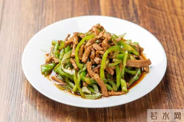 17C142维生素C是西红柿的近10倍 每天吃一个甜椒就够了