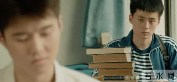 大学生励志微电影微电影|成为自己的光!看草根菜鸟逆袭王者的励志校园故事