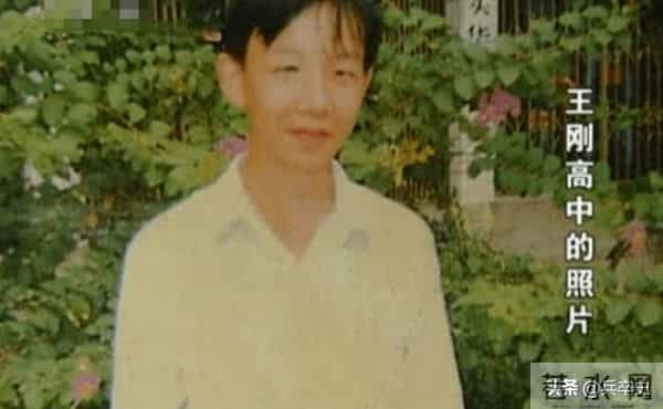 大学生寂寞成灾悲剧！湖北22岁大学生网游成瘾，沉溺网吧10年，归家5天后惨死