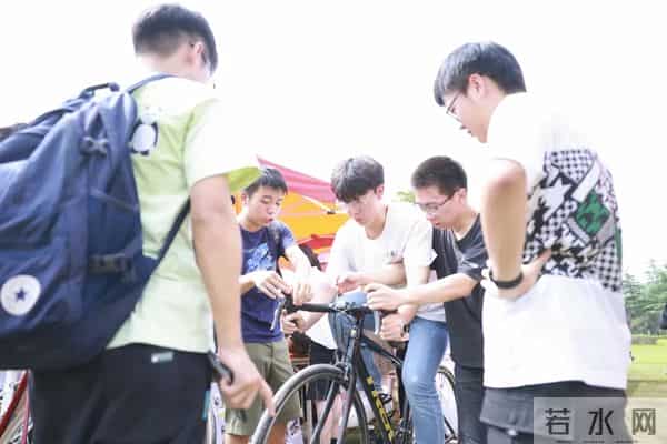 全“新”启航！上大学生社团集体亮相