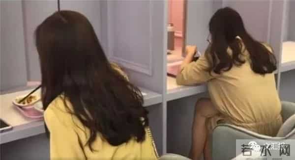 高校食堂推一人餐位