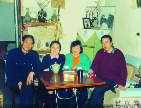 文二代贾浅浅被骂靠父亲上位，贾平凹为人到底怎样？