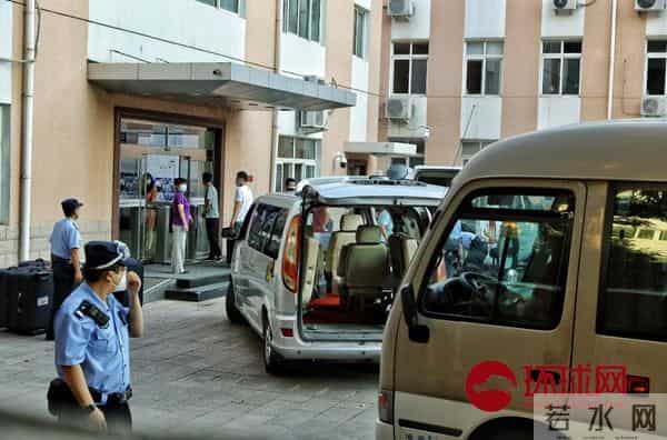 直击高考试卷转运