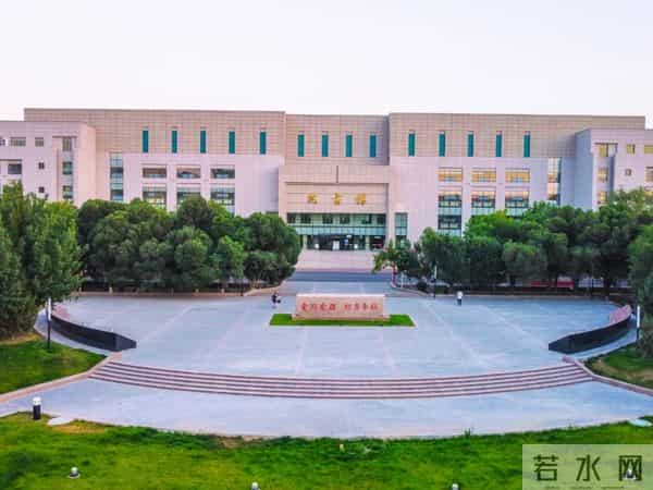 普通话诵百年伟业规范字写时代新篇