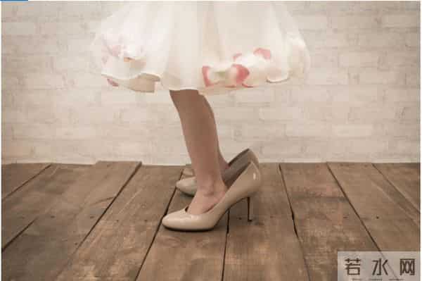 什么是禁穿鞋“鞋子买合脚的就好”吗?这4种有毒的鞋,别再给孩子穿了