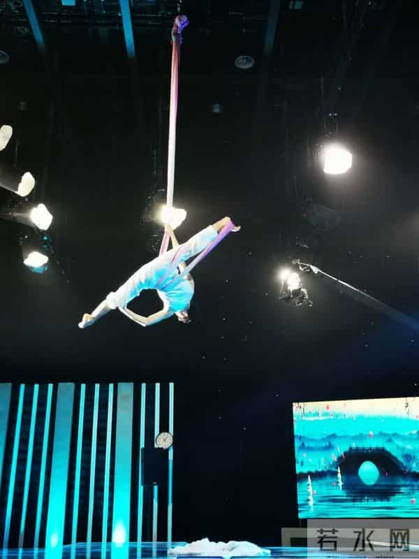 师生15年后再成师徒