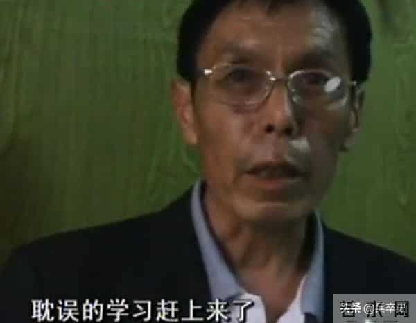 大学生寂寞成灾悲剧！湖北22岁大学生网游成瘾，沉溺网吧10年，归家5天后惨死