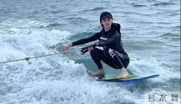 这届打工人流行上夜校