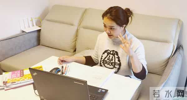 上海中小学生在线学习首日，我们观察到这些有意思的画面