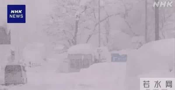 大学生脱光计划日本最强寒潮！学校却强制要求女学生，光腿穿短裙、不能穿裤袜！